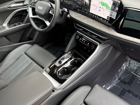 New 2025 Audi Q5 2.0T Premium Plus image 13