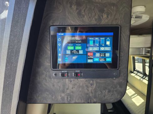 Used 2019 Mercedes-Benz Sprinter 170 image 16