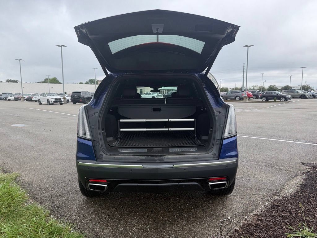 Certified 2024 Cadillac XT5 Sportv w/ LPO, Floor Liner Package AWD/4WD image 10