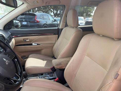 Used 2018 Mitsubishi Outlander SEL AWD/4WD image 11