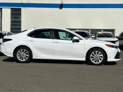 Used 2024 Toyota Camry LE FWD image 4