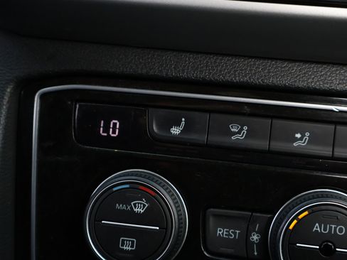 Used 2022 Volkswagen Atlas SE image 20