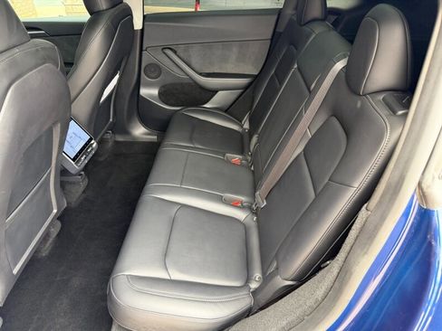 Used 2024 Tesla Model Y 2WD image 11