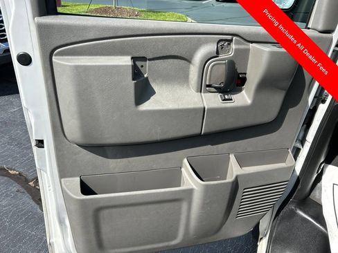 Used 2018 GMC Savana 2500 w/ Driver Convenience Package RWD image 3