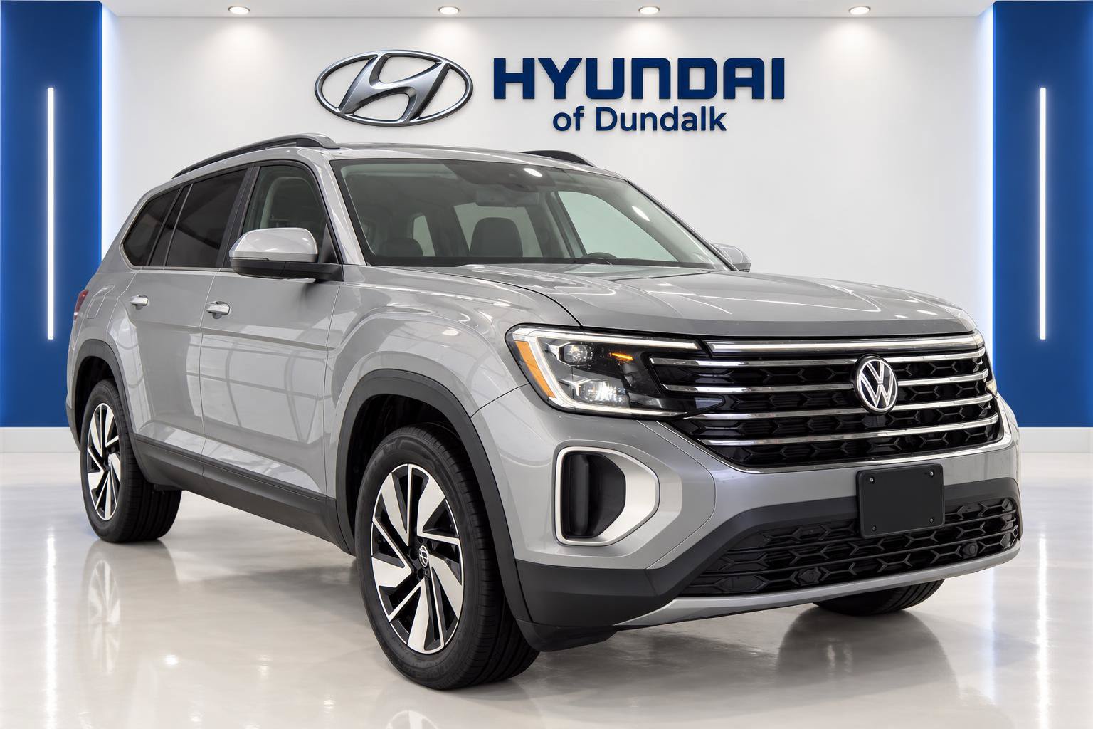 Used 2026 Volkswagen Atlas SE FWD image 3