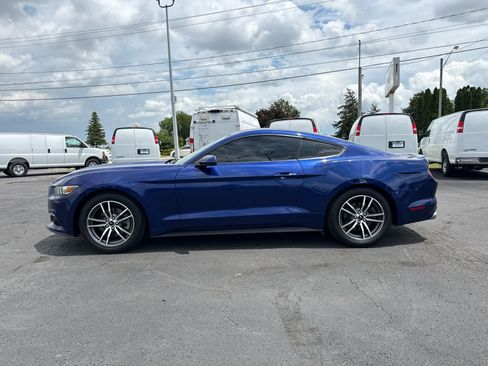 Used 2016 Ford Mustang Coupe RWD image 2
