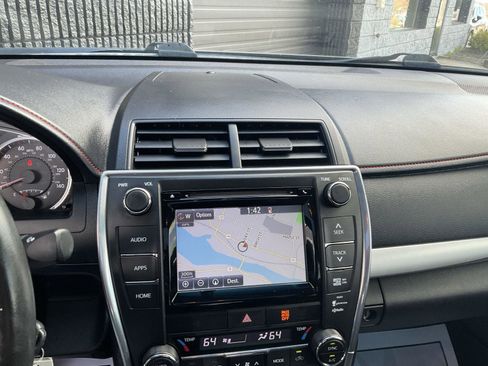 Used 2015 Toyota Camry XSE w/ Moonroof Package FWD image 16