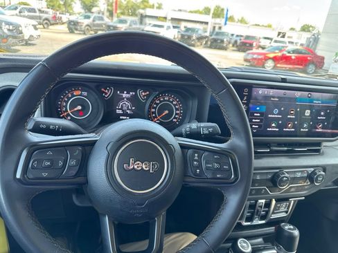 Used 2024 Jeep Wrangler Unlimited Sport AWD/4WD image 11