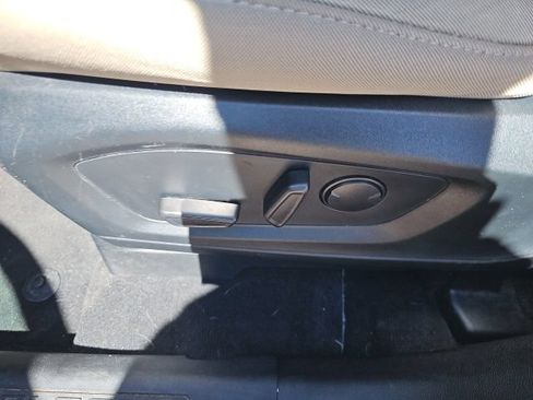 Used 2022 Ford Explorer XLT AWD/4WD image 17