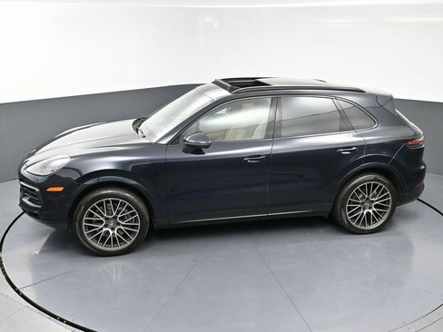 Used 2023 Porsche Cayenne Platinum Edition image 53