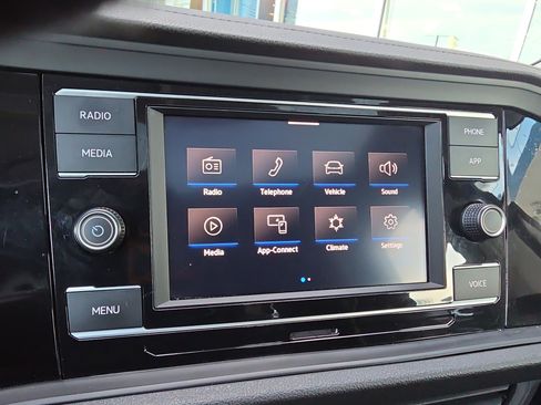 Used 2024 Volkswagen Jetta SE image 25