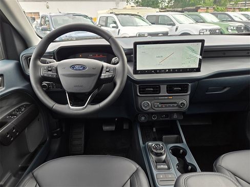 New 2025 Ford Maverick Lariat w/ Black Appearance Package image 10