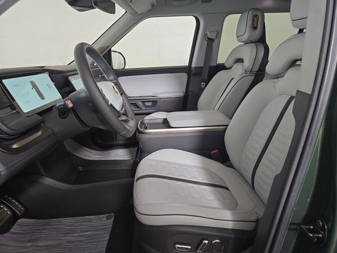 Used 2024 Rivian R1S Adventure image 20