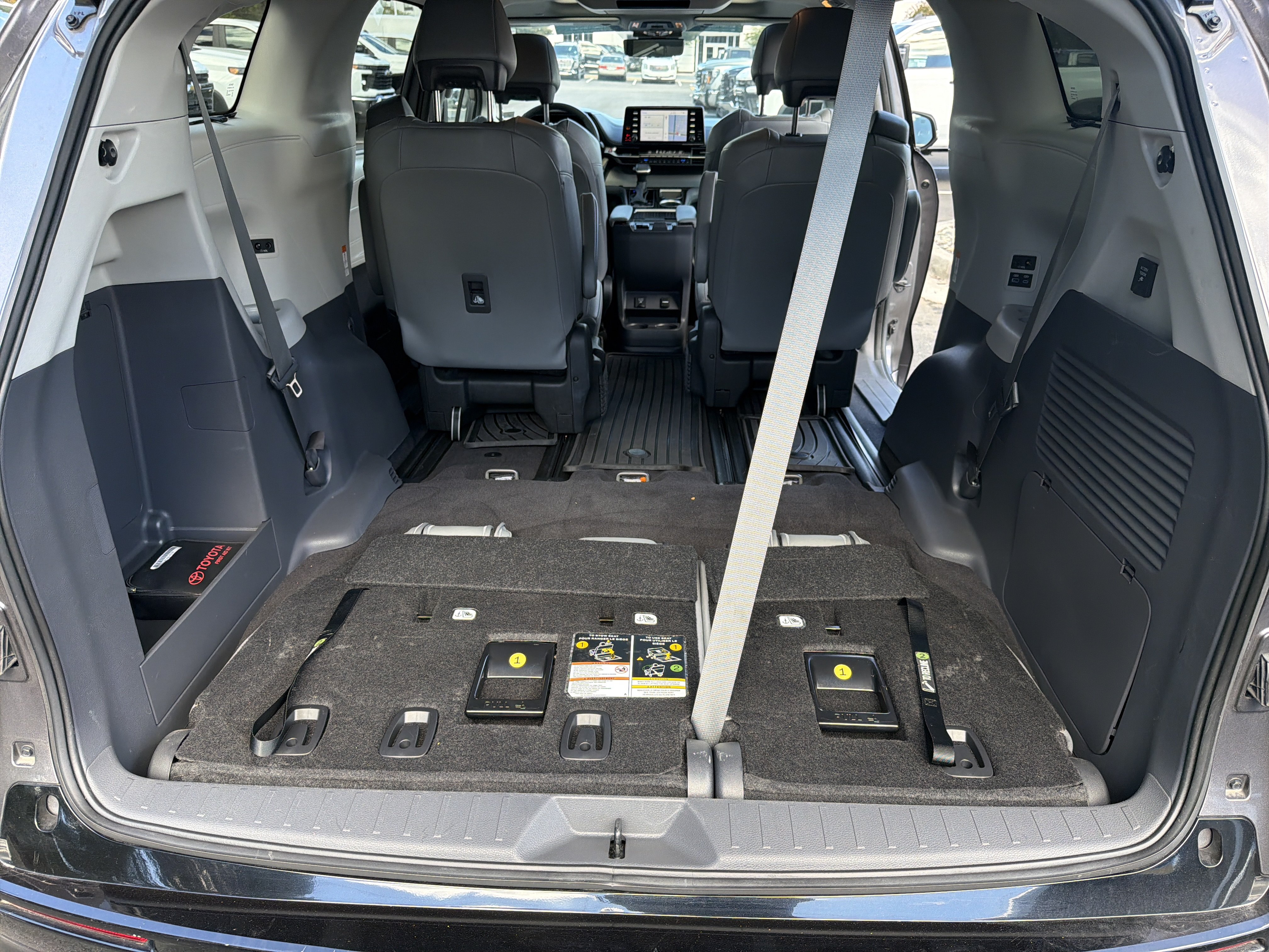Used 2024 Toyota Sienna Limited AWD/4WD image 35