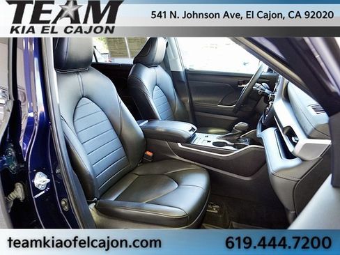 Used 2021 Toyota Highlander XLE image 12