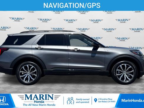 Used 2025 Ford Explorer ST-Line AWD/4WD image 2