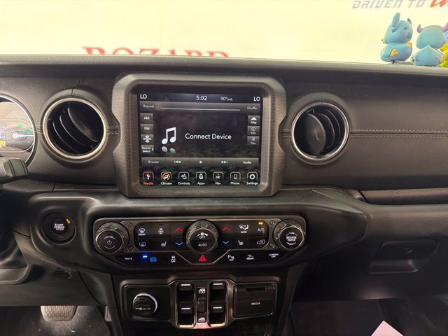 Used 2022 Jeep Wrangler Unlimited Sahara w/ Cold Weather Group AWD/4WD image 26