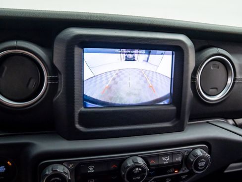 Used 2018 Jeep Wrangler Unlimited Sahara w/ Dual Top Group image 26