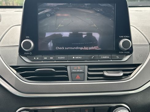 Used 2024 Nissan Altima 2.5 SR FWD image 30