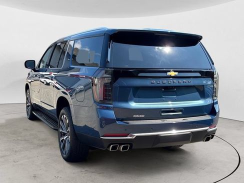 Used 2026 Chevrolet Suburban High Country AWD/4WD image 7