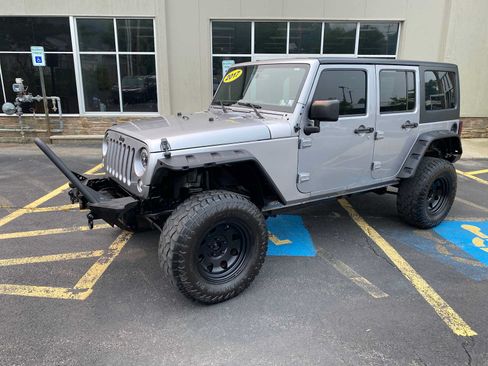 Used 2017 Jeep Wrangler Unlimited Sport w/ Quick Order Package 24S AWD/4WD image 2