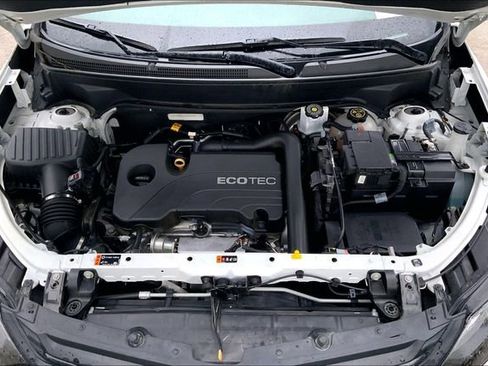 Used 2020 Chevrolet Equinox LS w/ LS Convenience Package image 10