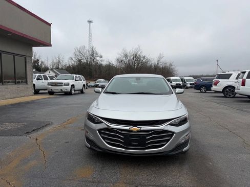 Used 2022 Chevrolet Malibu LT image 3