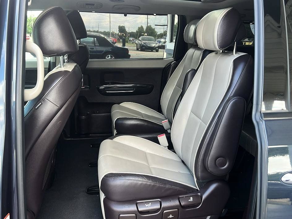 Used 2016 Kia Sedona SX Limited FWD image 27