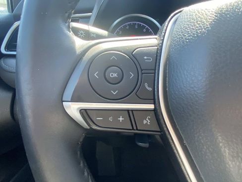 Used 2021 Toyota Camry XLE image 25