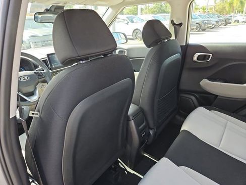 Certified 2025 Hyundai Venue SEL image 10