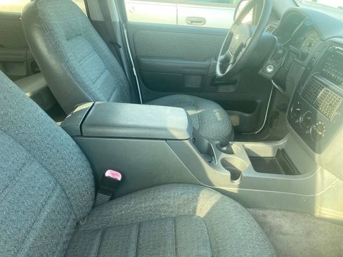Used 2002 Ford Explorer XLS image 4