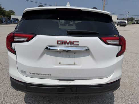 Used 2024 GMC Terrain SLE w/ Driver Convenience Package FWD image 6