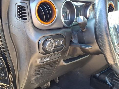 Used 2021 Jeep Gladiator Mojave image 20