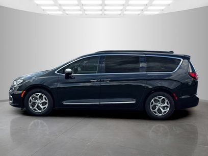 Used 2023 Chrysler Pacifica Limited