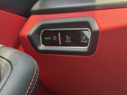Used 2021 Lamborghini Urus AWD/4WD image 18