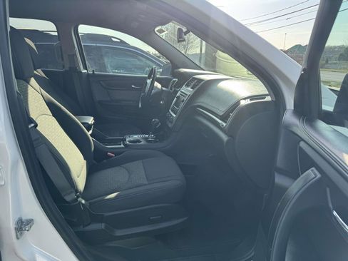 Used 2015 GMC Acadia SLE image 38