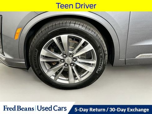 Used 2022 Cadillac XT6 Premium Luxury AWD/4WD image 39