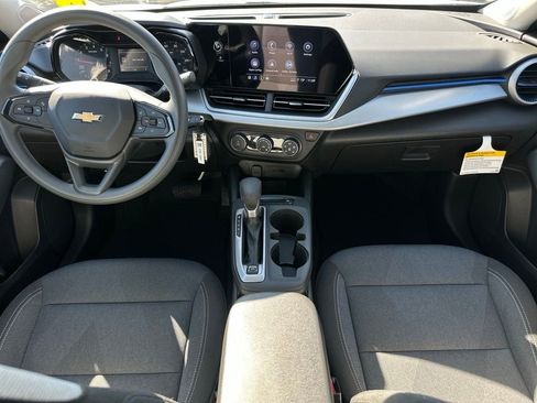 New 2026 Chevrolet Trax LS w/ LS Convenience Package image 3