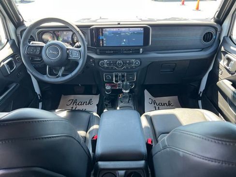 Used 2024 Jeep Wrangler Unlimited Rubicon 4xe AWD/4WD image 10