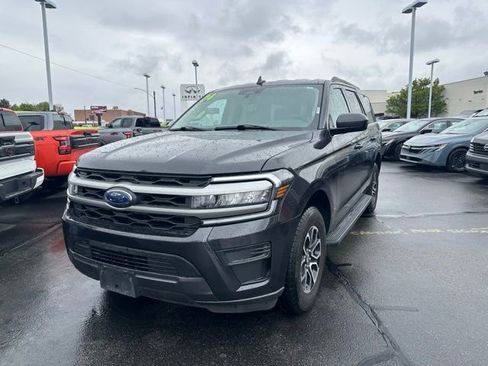 Used 2024 Ford Expedition XLT AWD/4WD image 4