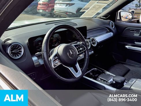 Used 2022 Mercedes-Benz GLB 250 4MATIC w/ Premium Package image 12