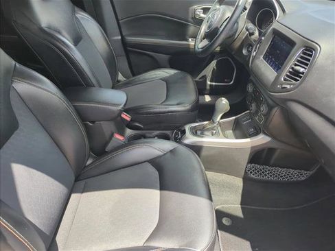 Used 2017 Jeep Compass Latitude w/ Popular Equipment Group FWD image 21