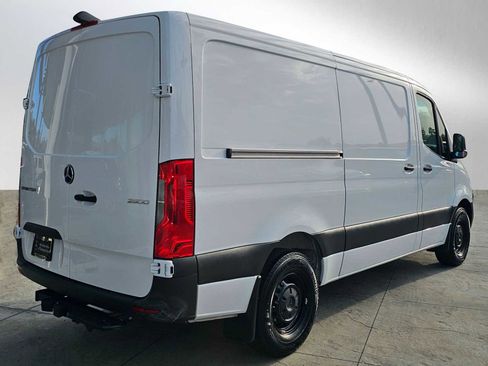 Used 2025 Mercedes-Benz Sprinter 2500 image 3