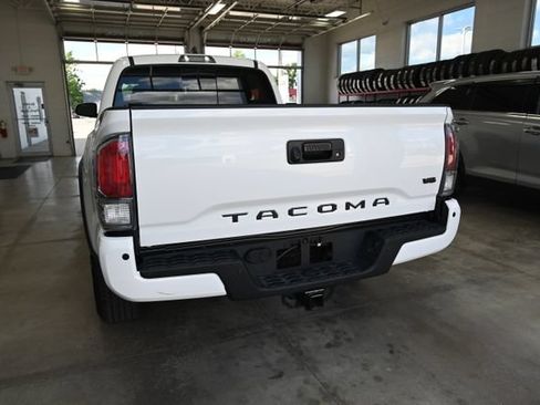 Used 2023 Toyota Tacoma TRD Off-Road w/ Technology Package AWD/4WD image 7