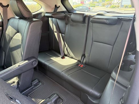 Used 2026 Toyota Highlander Limited AWD/4WD image 18