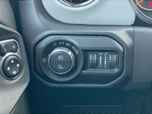 Used 2022 Jeep Gladiator Overland AWD/4WD image 71