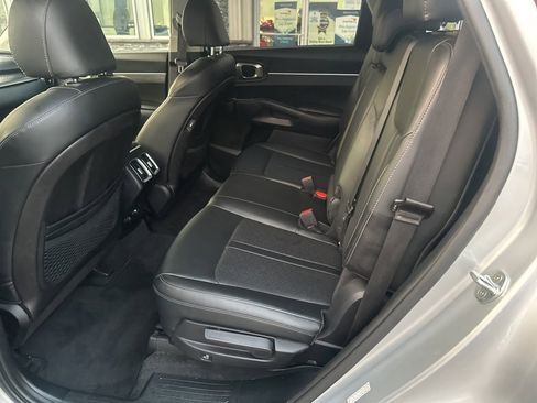 Used 2022 Kia Sorento S image 22