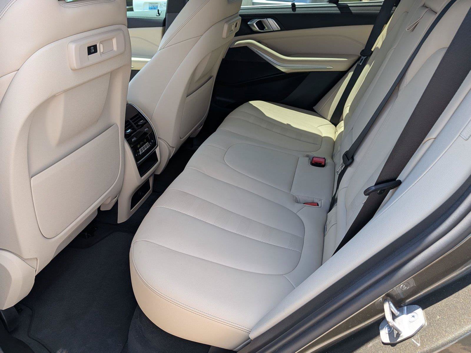Used 2022 BMW X5 xDrive45e w/ Executive Package AWD/4WD image 32