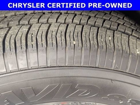 Certified 2026 Chrysler Pacifica Select FWD image 9