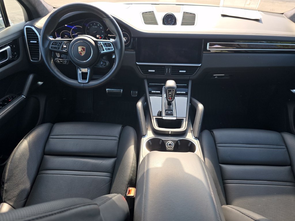 Used 2020 Porsche Cayenne Turbo AWD/4WD image 21